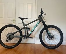 Trek Remedy 8 Full Suspension Mountain Bike