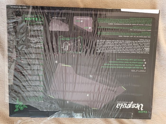 Razer vespula - retired - new (ruptured outer foil but onopened)