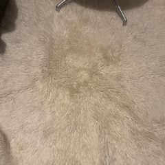 White shaggy rug
