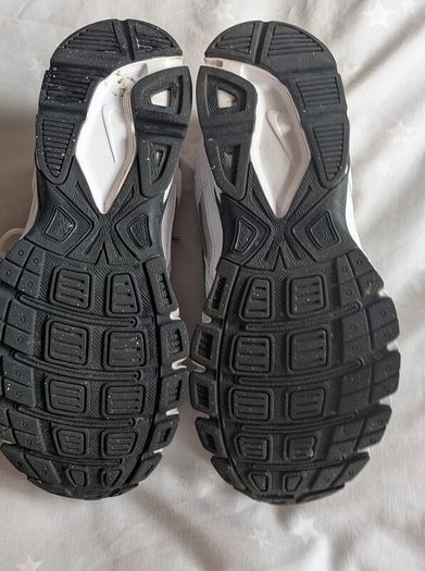 Nike Initiators 6.5