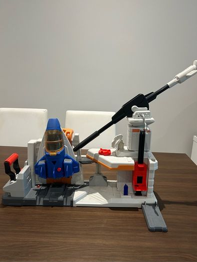 Buzz Lightyear Imaginext Lift & Launch star command playset
