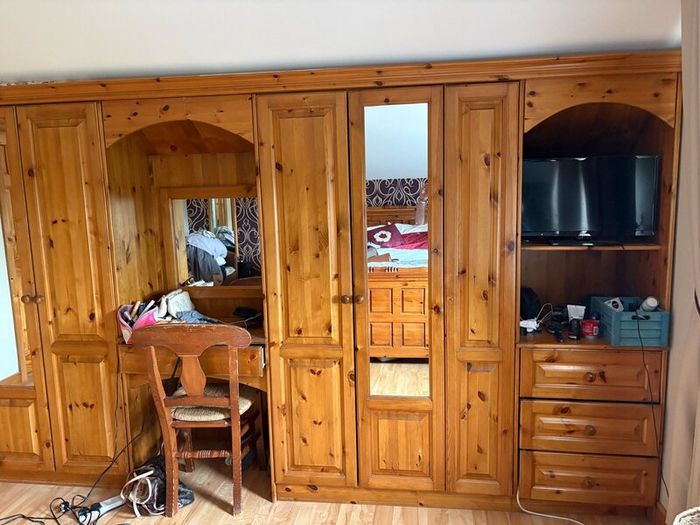 Complete bedroom wardrobe