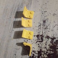 lego minifigures accessories chairs yellow 4 pieces