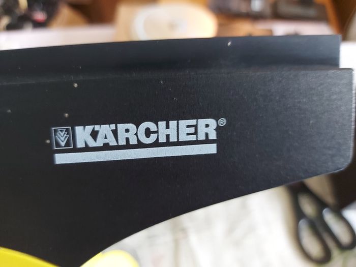 KARCHER Portable screen washer, in excellent condition, missing the the charger power supply