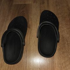 Black crocs