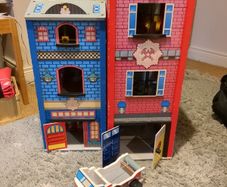 Everyday Heroes Wooden Police/Fire station play set kidkraft