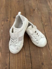 H&M white trainers for a girl (or a boy), size 28