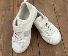 H&M white trainers for a girl (or a boy), size 28