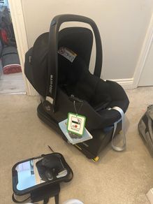 maxi cosi car set and isofix base and mirror