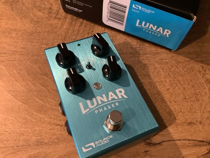 Source Audio Lunar Phaser Pedal box