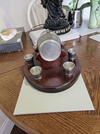 Mullingar pewter cask and 6 shot glasses