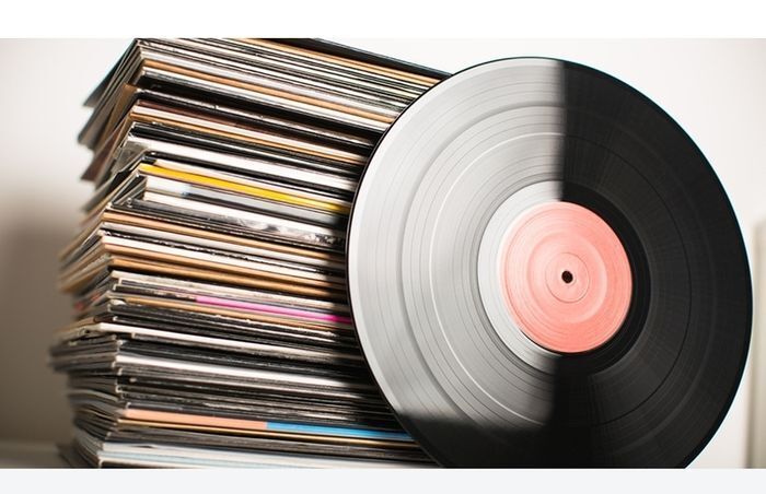 Vinyl records/collection's wanted for cash