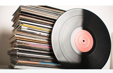 Vinyl records/collection's wanted for cash