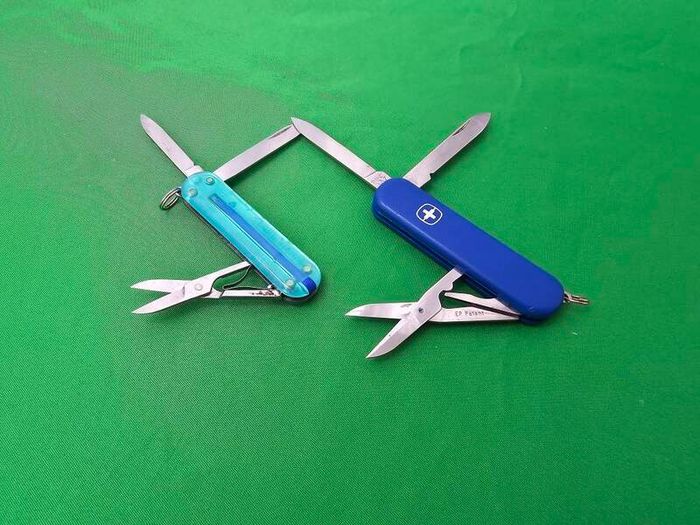 Vintage Discontinued Eddie Bauer Wenger Esquire with Victorinox Classic sd Swiss Army Knife in Combo