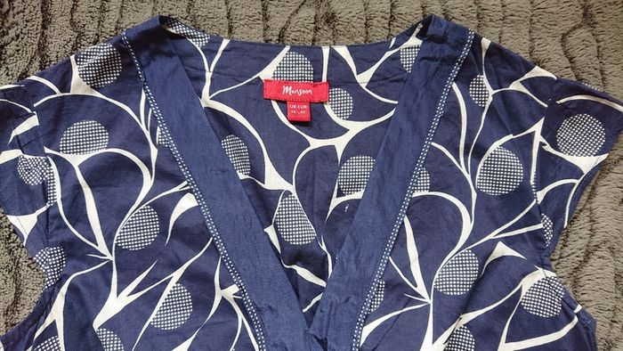SALE E10  Monsoon Navy Top. Size 14