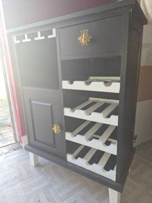 Drinks cabinet unit wine holder