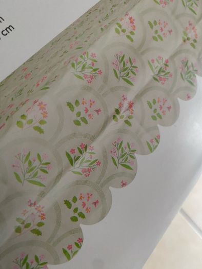 ShabbyChic Decor 2pks of each so 4 pks in total 10e for the lot .Bunting and Table Covering