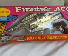 Vintage Crescent Frontier Ace 100 Shot Repeater Toy Gun