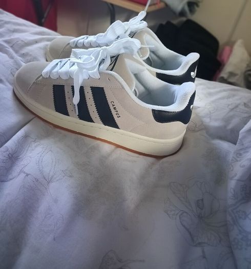 Adidas campus