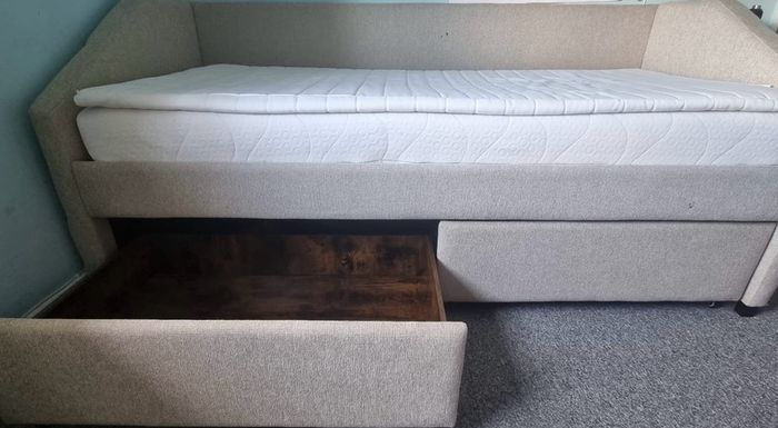 Single bed