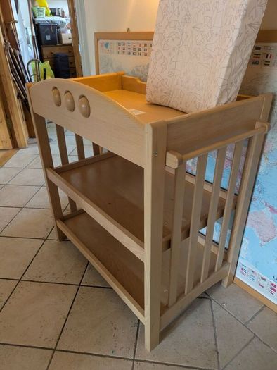 Mamas and Papas changing table