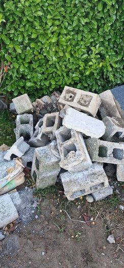 Free blocks, bricks, rubble
