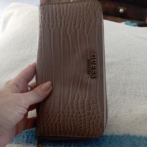 Guess wallet