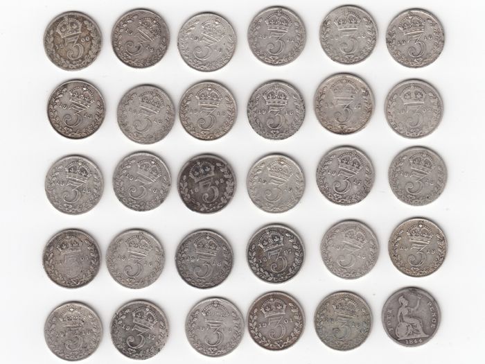 G.B. 29 x 3d, & 1 x 4d, 30 x 921/2% Silver Coins ( no.444)