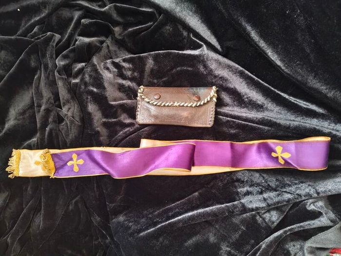 catholic priest purple and gold silk stole