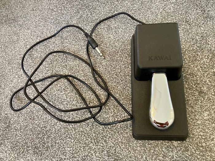 Kawai ES-120 B