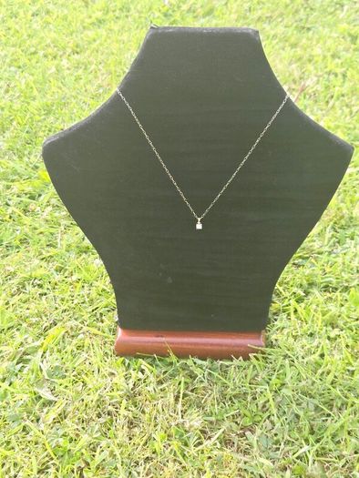 9ct Gold Solitaire Diamond Pendant & Chain