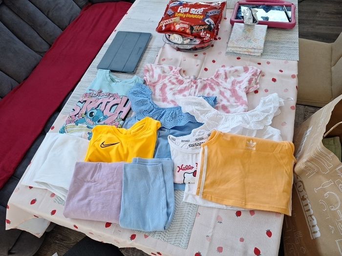 Girls clothing  age 7-8