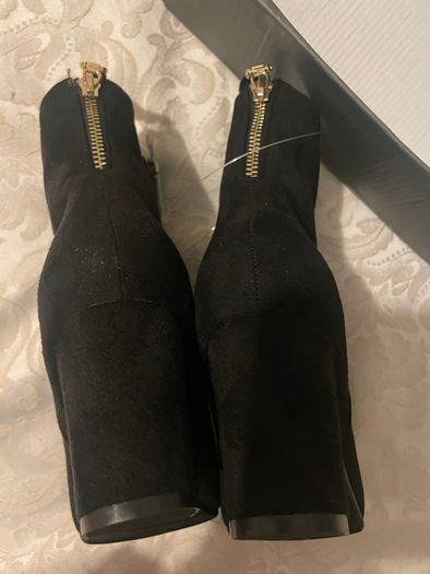 Black Ankle Boots- Size 40 - 7cm Heel - Side Zip