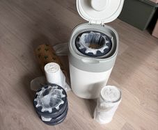 Tommee Tippee Twist & Click Nappy Bin + Refill Cassettes & Universal Continuous Bags!