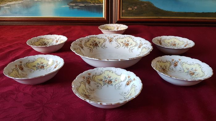 37 Piece Royal Albert September Song Gold Gilt Bone China Dinner Service / Set For 6 Person Setting Made In England Antique Rare And Hard To Find