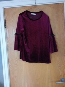 Rowan Avenue Wine  Velvet  Top. S. XL 14/16