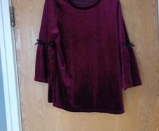 Rowan Avenue Wine  Velvet  Top. S. XL 14/16