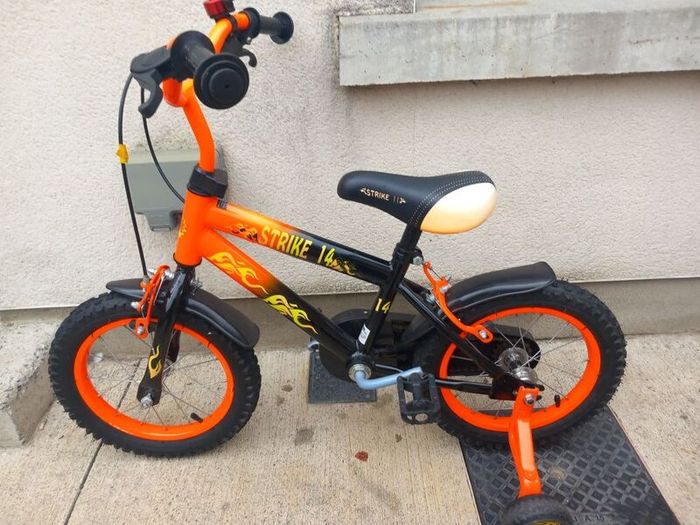 Kids strike bike size 14 inch wheels