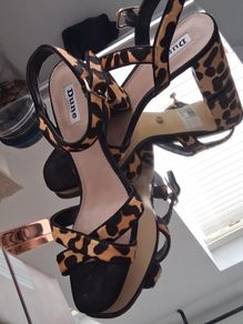 Dune block heels
