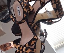Dune block heels