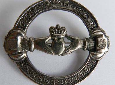 Vintage  Claddagh Brooch