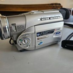 Vintage Panasonic NV-DS37 camcorder