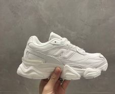 New Balance 9060 womens trainers UK4  EU37 Brand new