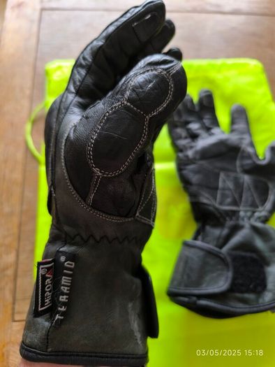 Richa leather motorbike gloves