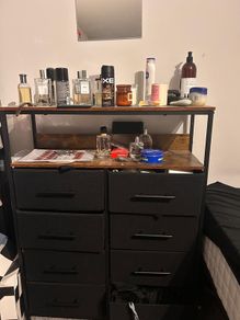 Chest of drawers