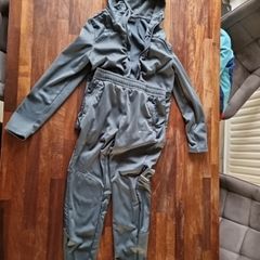 Monterain tracsuit medium boys size hardly worn