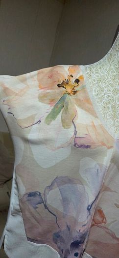 Mango Basics Pastel Floral V Neck Top Size S