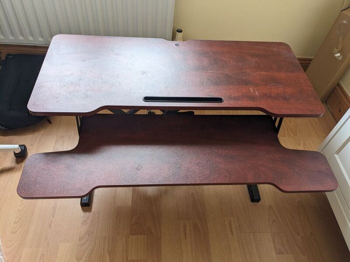 Standing desk