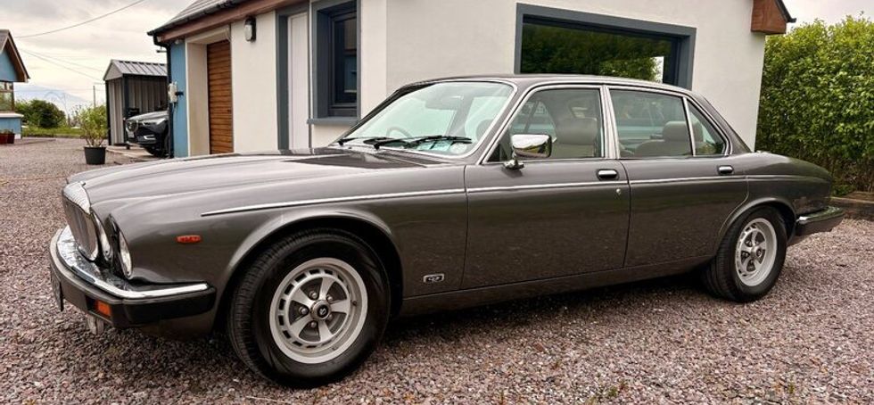 Daimler Double Six