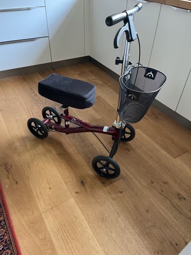 knee scooter